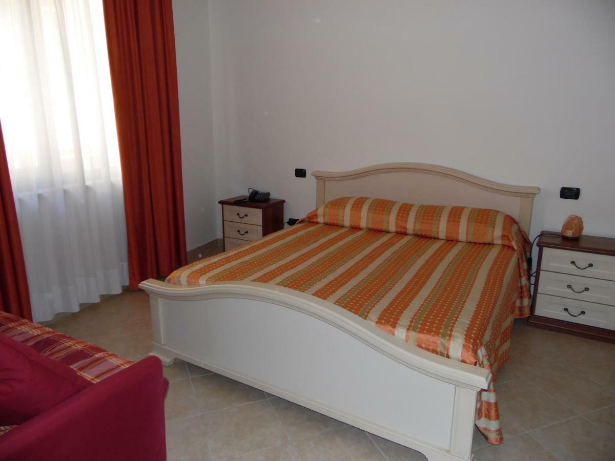Limosano Hotel Coste Del Lago מראה חיצוני תמונה